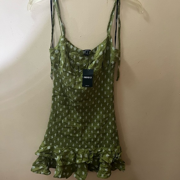 New green woman’s Sunday dress size small - Picture 4 of 5